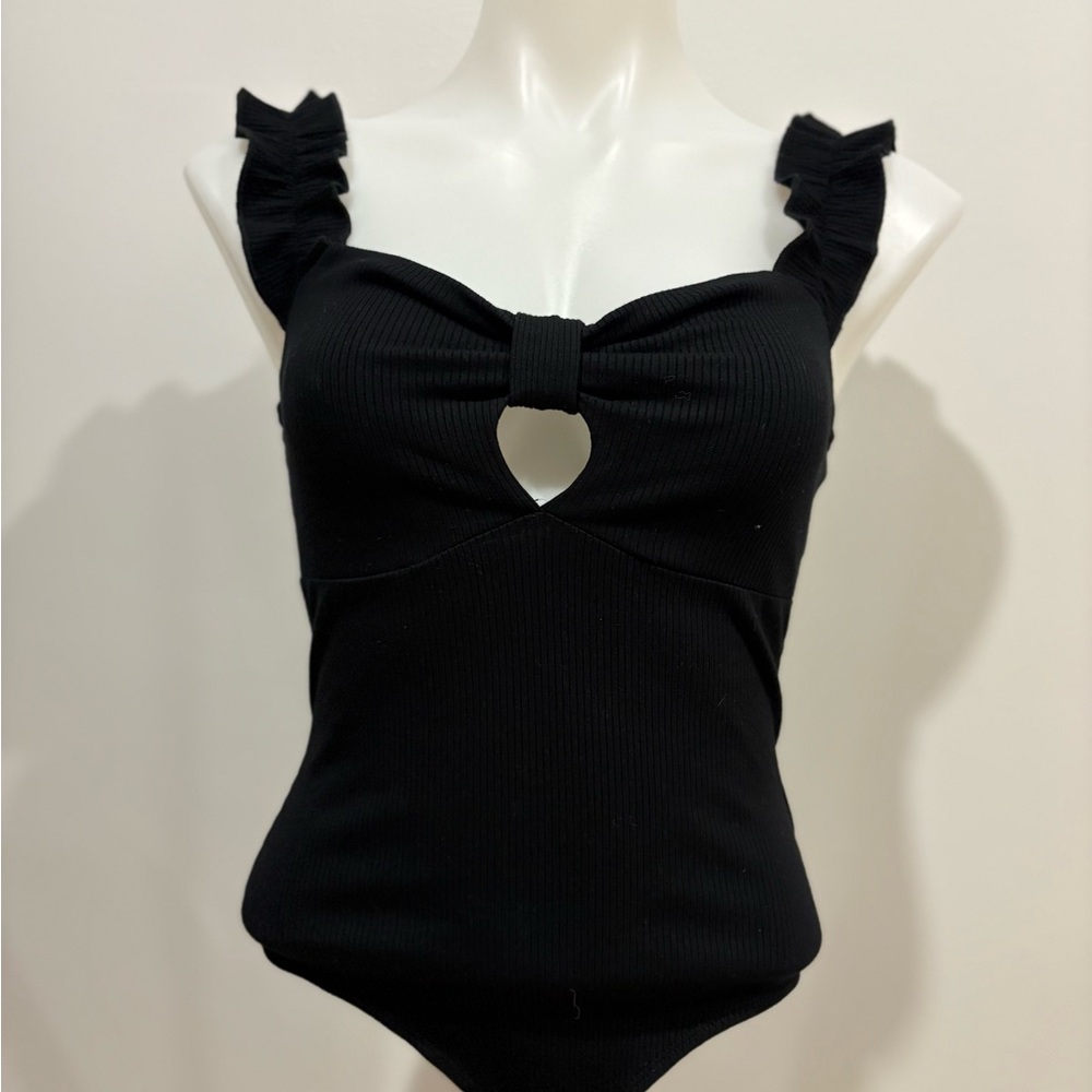 NWT Francesca's Black Ruffle Strap Bodysuit - Picture 5 of 5
